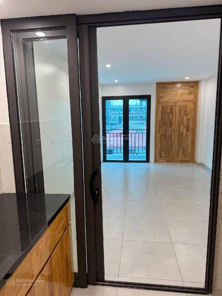 Nhà xây mới 7 tầng thang máy vừa ở vừa cho thuê