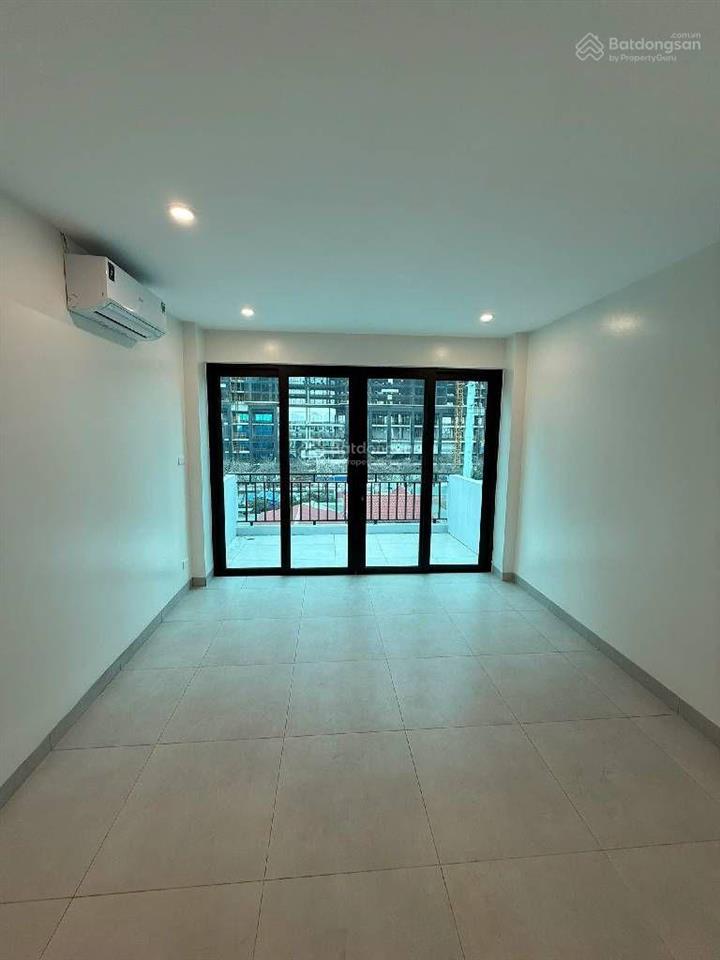 Nhà xây mới 7 tầng thang máy vừa ở vừa cho thuê