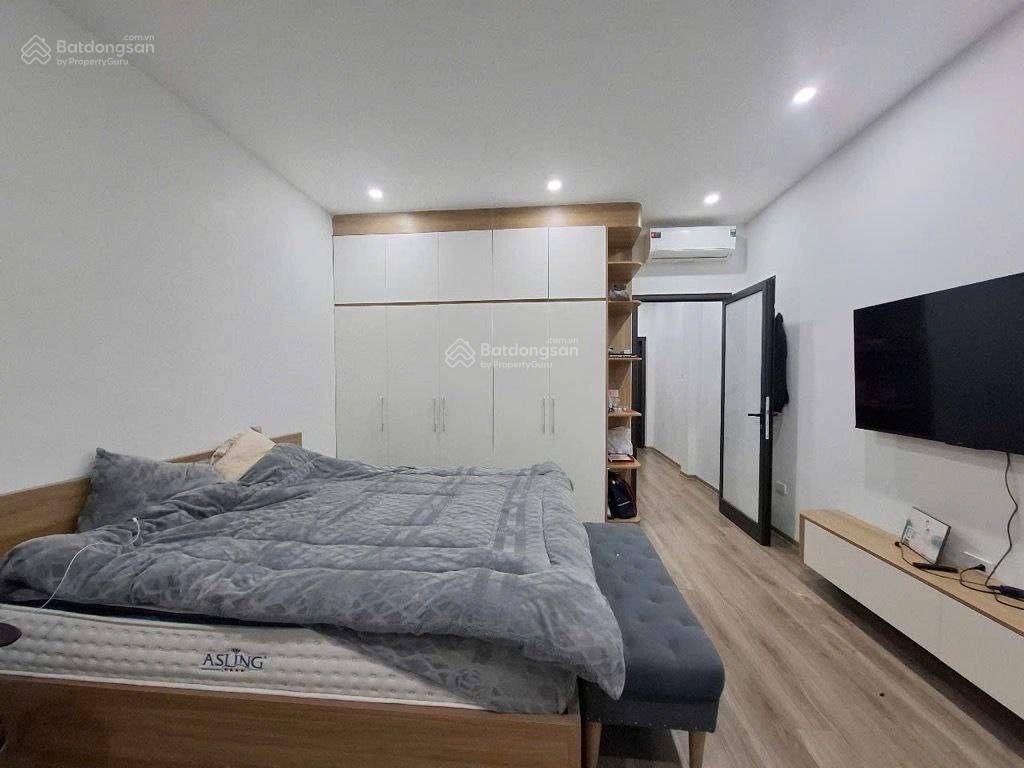 Nhà nhà đẹp dân xây  sổ phân lô  oto 7 chỗ đỗ cửa  ngõ rộng 5m thông tứ tung  nội thất sang đẹp