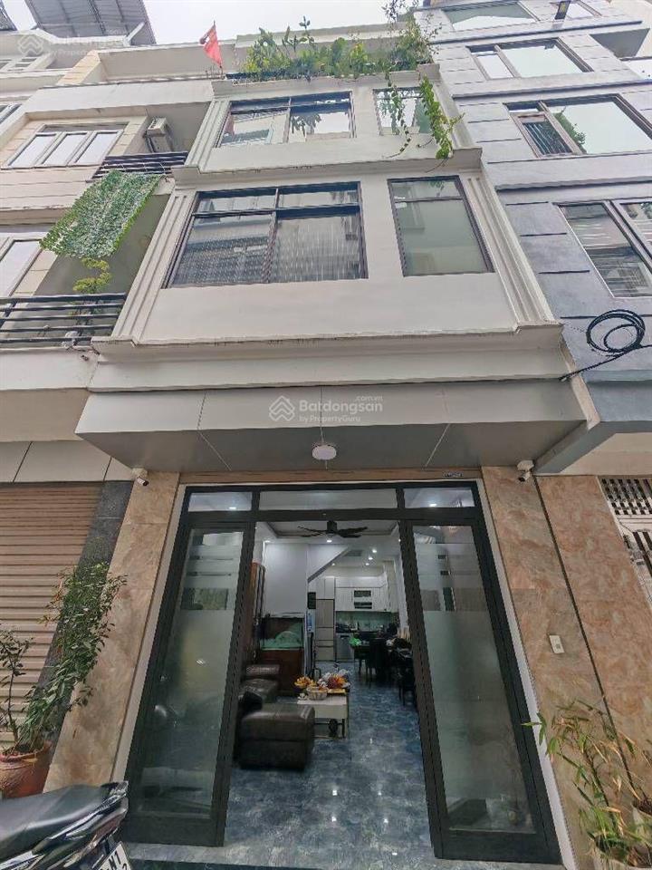 Nhà nhà đẹp dân xây  sổ phân lô  oto 7 chỗ đỗ cửa  ngõ rộng 5m thông tứ tung  nội thất sang đẹp