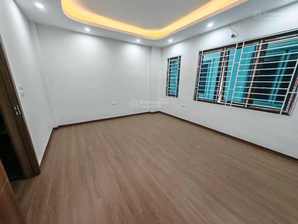 Nhà xây mới tinh, nội thất cơ bản, khách về bóc tem nhà  giá rẻ chủ thiện chí bán