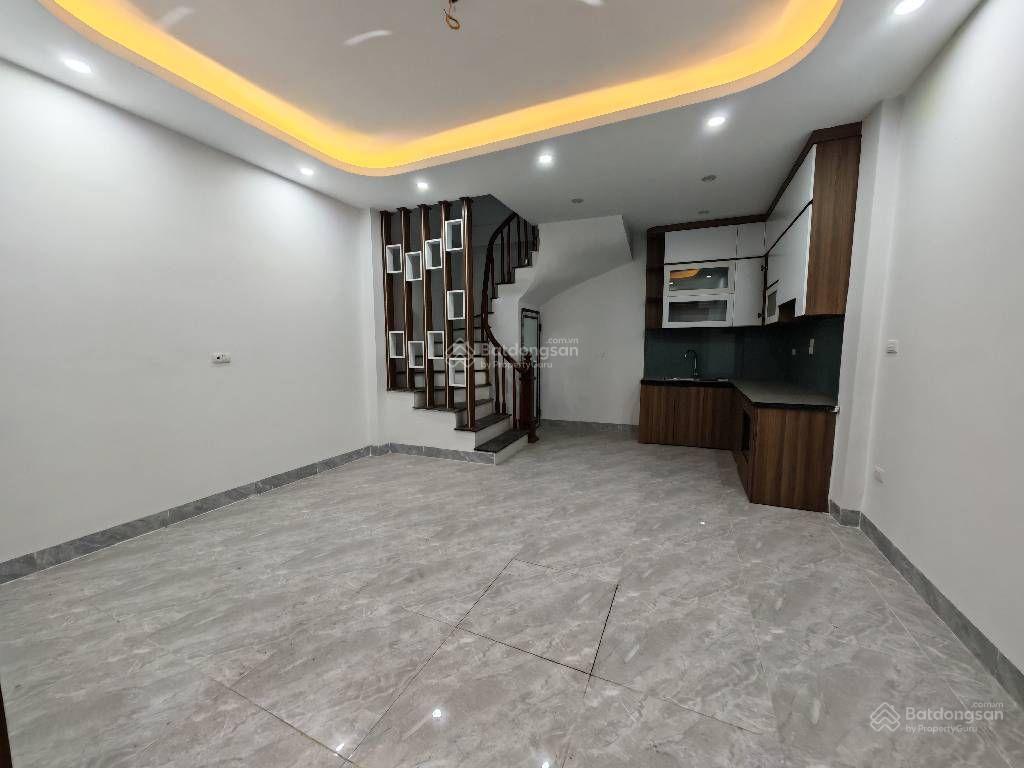 Nhà xây mới tinh, nội thất cơ bản, khách về bóc tem nhà  giá rẻ chủ thiện chí bán