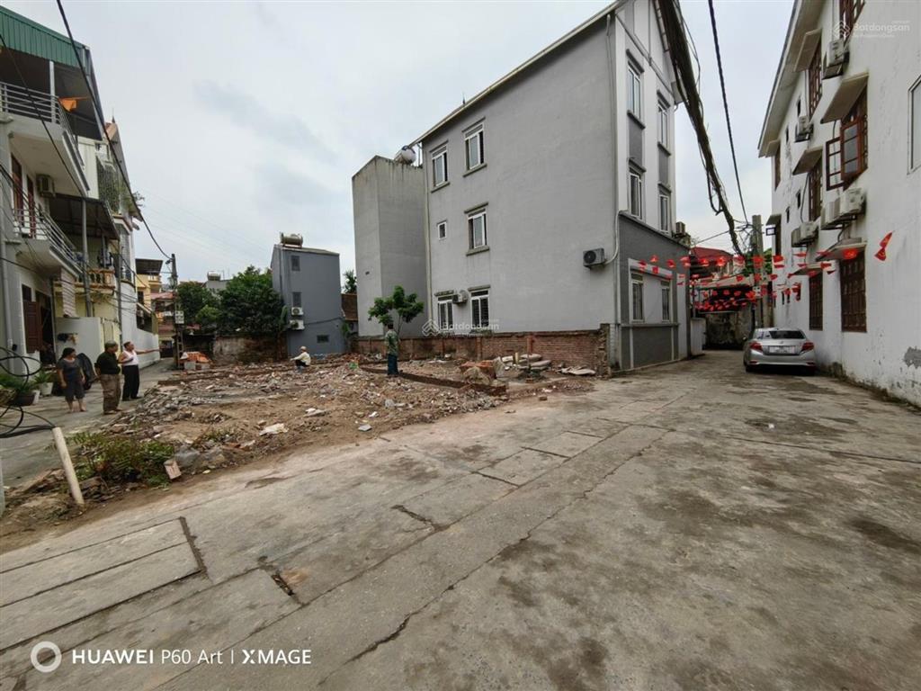 Mảnh đất cực đẹp phố thụy phương lô góc  2 mặt thoáng. trước nhà ô tô tránh