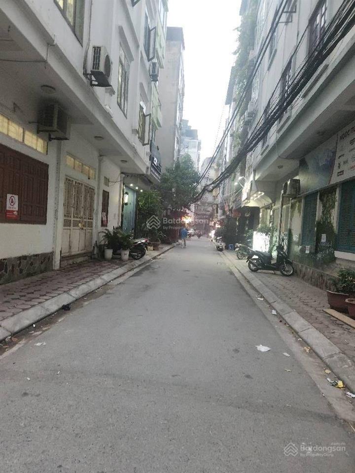 Tòa nhà xây mới vị trí có 102 .vip pro lô góc, 3 thoáng 2 oto tránh.để 45 oto quanh nhà