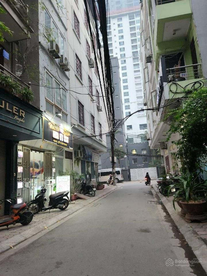 Tòa nhà xây mới vị trí có 102 .vip pro lô góc, 3 thoáng 2 oto tránh.để 45 oto quanh nhà