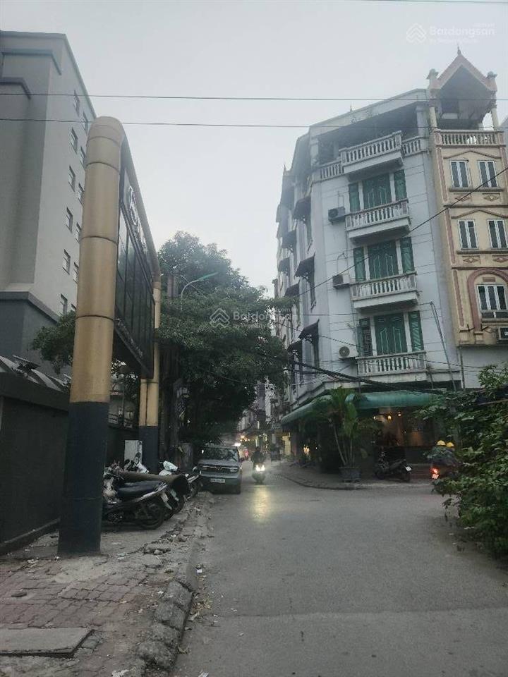 Tòa nhà xây mới vị trí có 102 .vip pro lô góc, 3 thoáng 2 oto tránh.để 45 oto quanh nhà