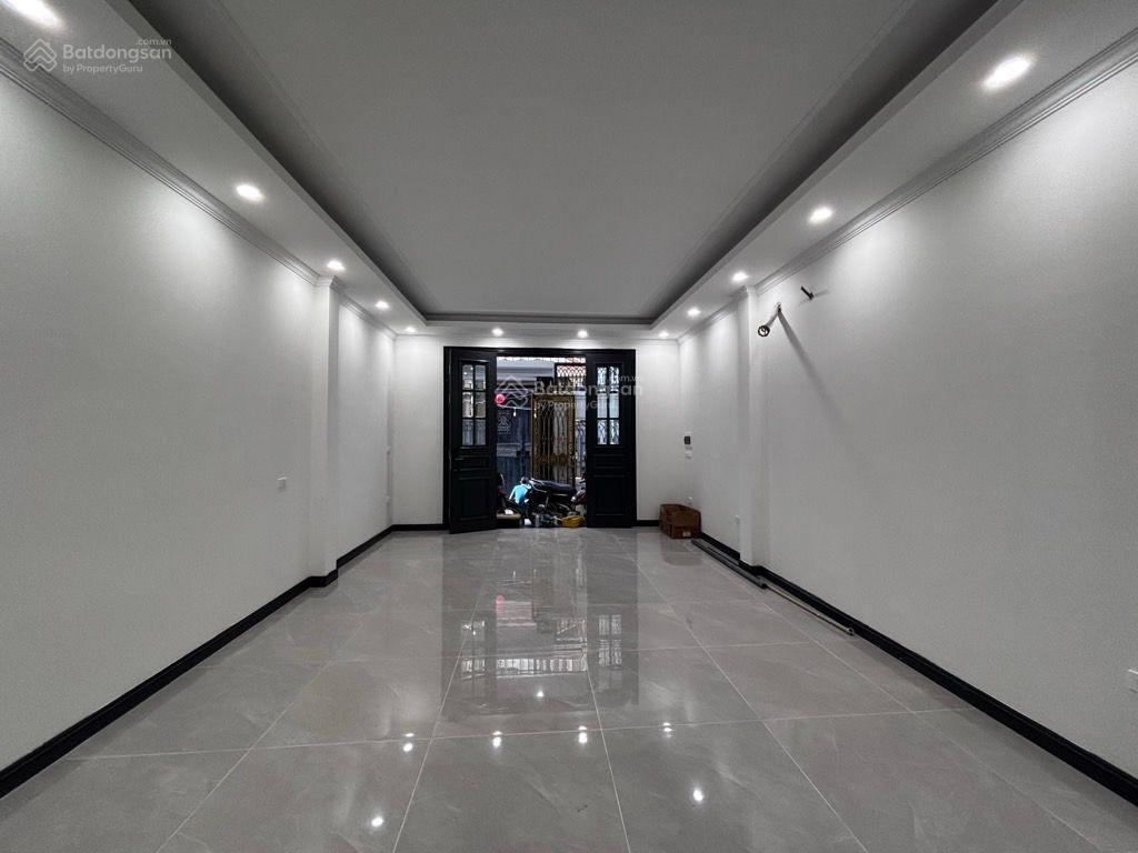 Nhà xây mới  6tầng thang máy hàng xóm shunshine và ciputra