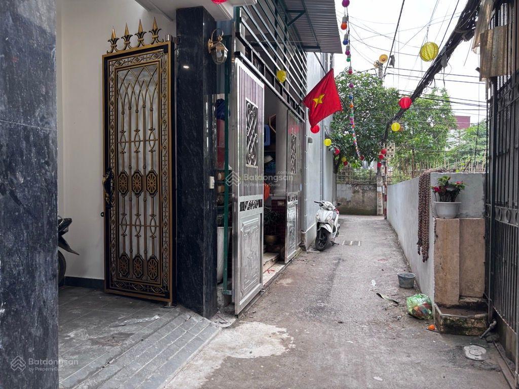 Nhà xây mới  6tầng thang máy hàng xóm shunshine và ciputra