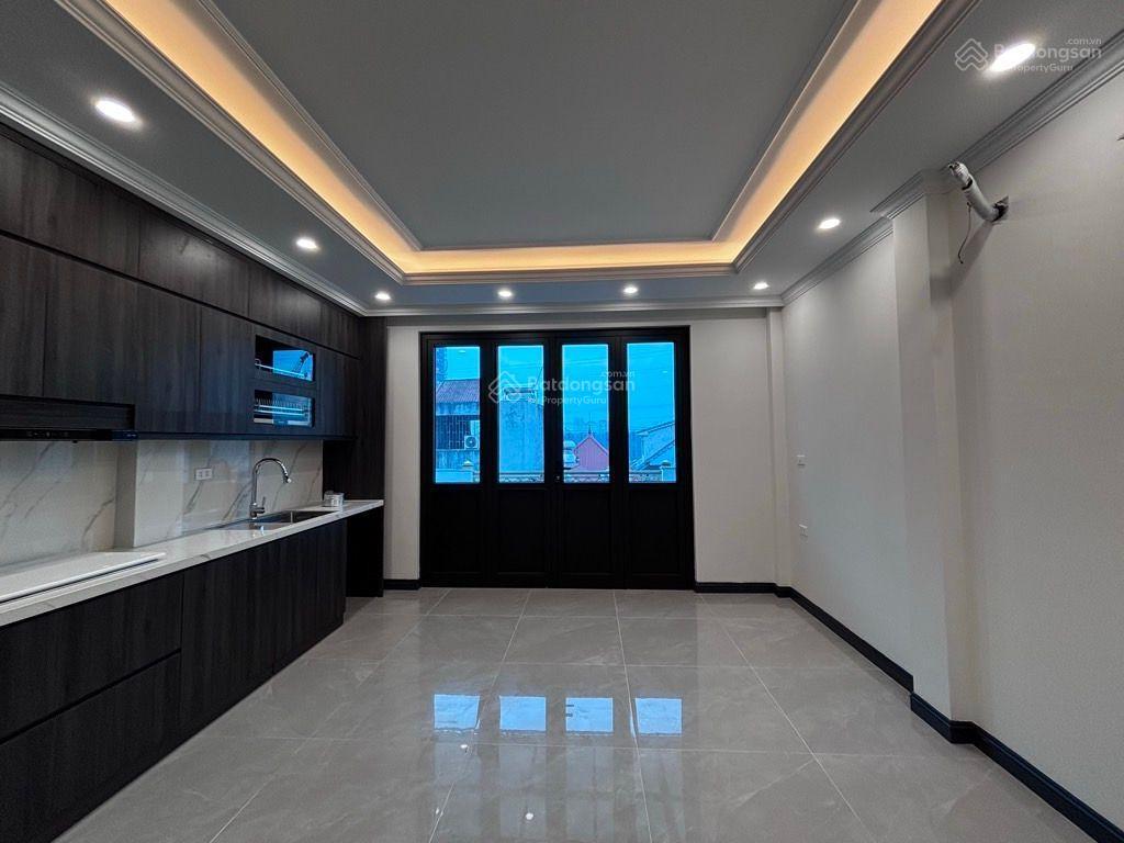 Nhà xây mới  6tầng thang máy hàng xóm shunshine và ciputra