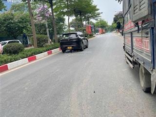 Nhà cũ chủ bán đất. chia 2 lô đẹp. ô tô vào đất. lô góc. chính chủ f0