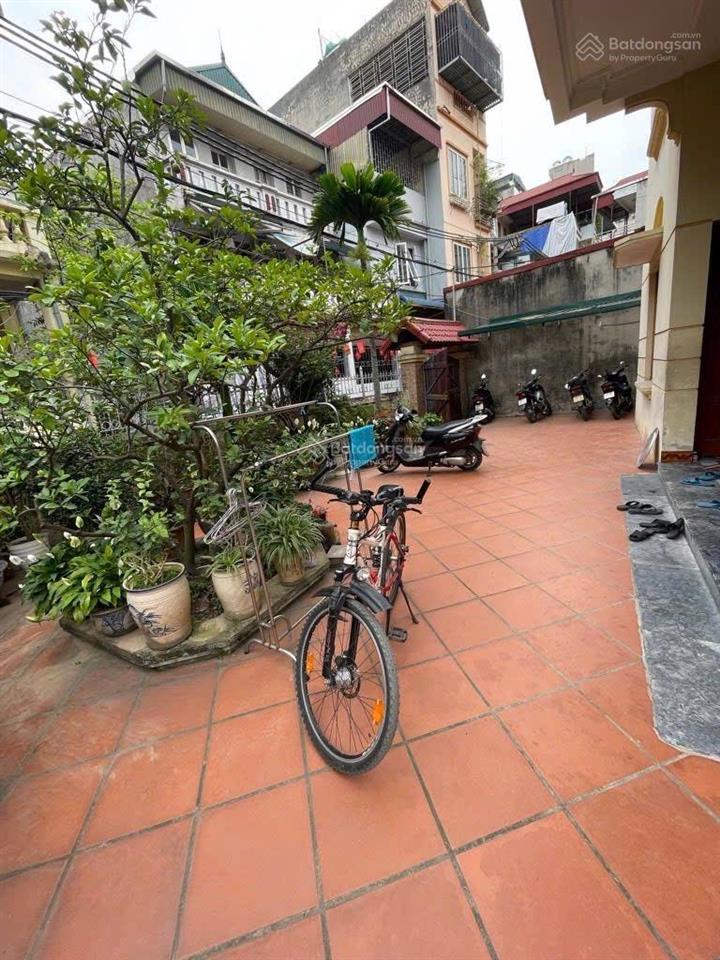 Nhà cũ chủ bán đất. chia 2 lô đẹp. ô tô vào đất. lô góc. chính chủ f0