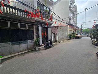 Bán đất tặng nhà đường thụy phương giá rẻ nhất khu vực. vị trí đẹp. gần hồ điều hoà ô tô tránh