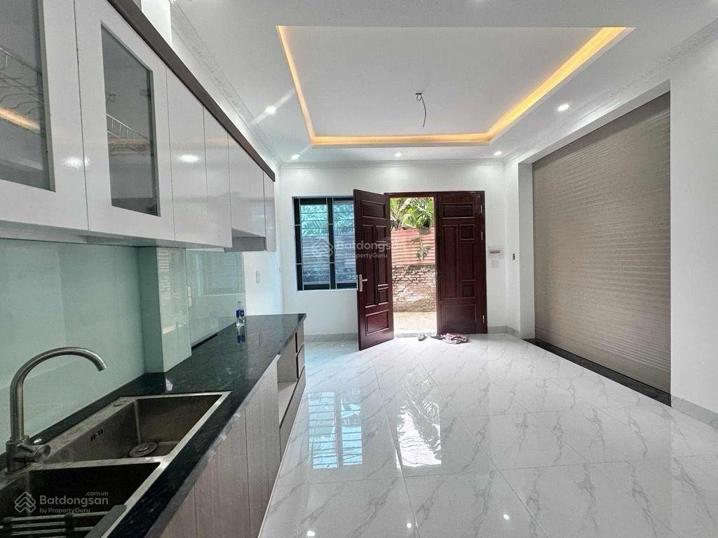 Nhà xây mới đống ba  thượng cát 5 tầng thang máy. nhà mới đẹp về ở ngay