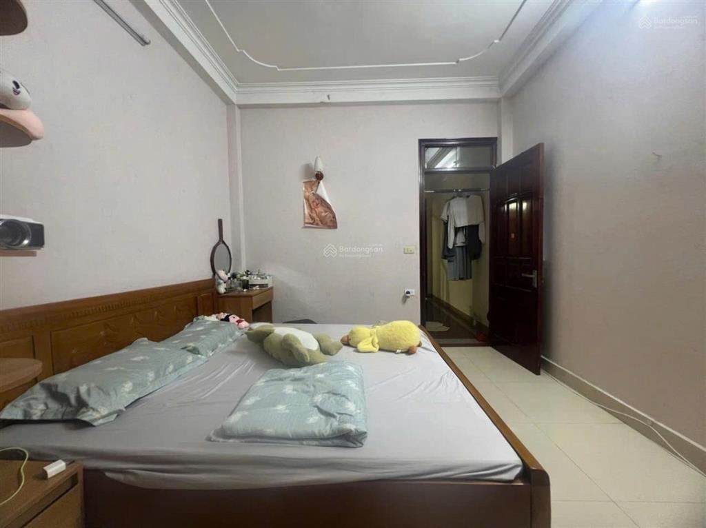Nhà dân xây hồ tùng mậu vị trí đẹp. trước nhà thoáng vĩnh viễn  giá cực tốt so với khu vực