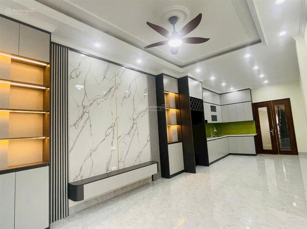 Nhà xây mới hồ tùng mậu  trước nhà ô tô tránh. full nội thất về ở ngay