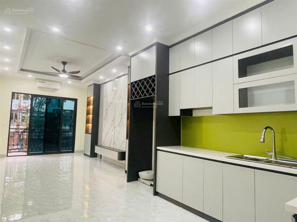 Nhà xây mới hồ tùng mậu  trước nhà ô tô tránh. full nội thất về ở ngay