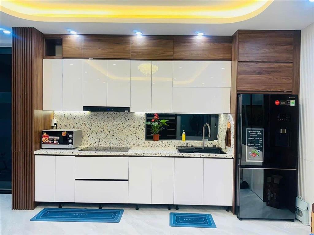 Nhà đẹp đại cát lô góc ngõ thông. vị trí đẹp thiết kế hiện đại.