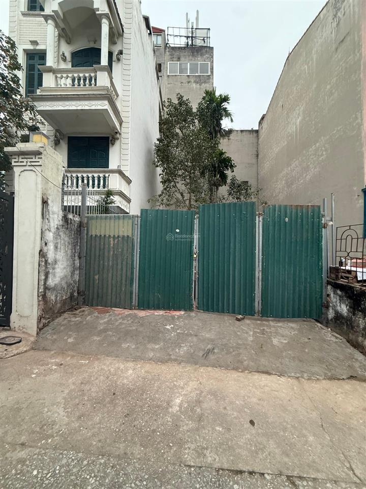 Đất phú thượng vị trí đẹp  thửa vuông vắn. ngõ thông. cách 1 nhà ra mặt phố. đầu tư giữ tiền