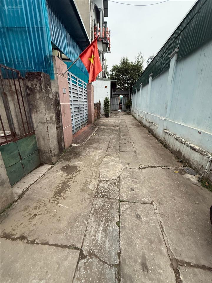Đất phú thượng vị trí đẹp  thửa vuông vắn. ngõ thông. cách 1 nhà ra mặt phố. đầu tư giữ tiền