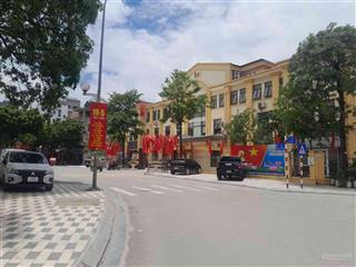 Bán nhà riêng phú thượng. chủ bán đất tặng nhà 3 tầng . vị trí đẹp ngõ nông ko quy hoạch