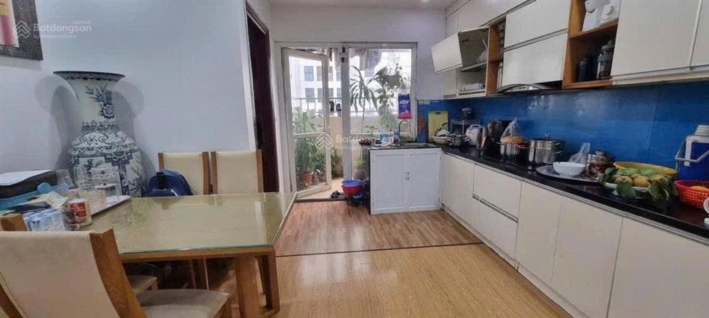 Căn hộ chung cư 3 ngủ tòa nhà vinaconex hồ tùng mậu . chủ cần bán nhanh để chuyển công tác