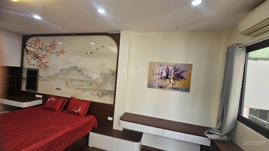 Nội thất xịn nhà đẹp xinh phố lạc long quân . khu vực qh ổn định  an sinh đỉnh. trung tâm phố