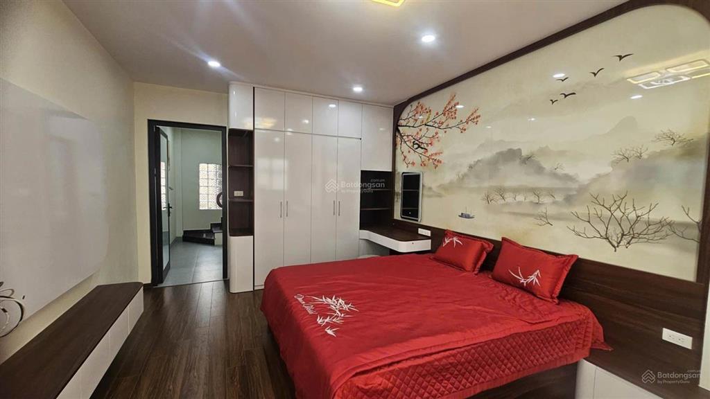 Nội thất xịn nhà đẹp xinh phố lạc long quân . khu vực qh ổn định  an sinh đỉnh. trung tâm phố