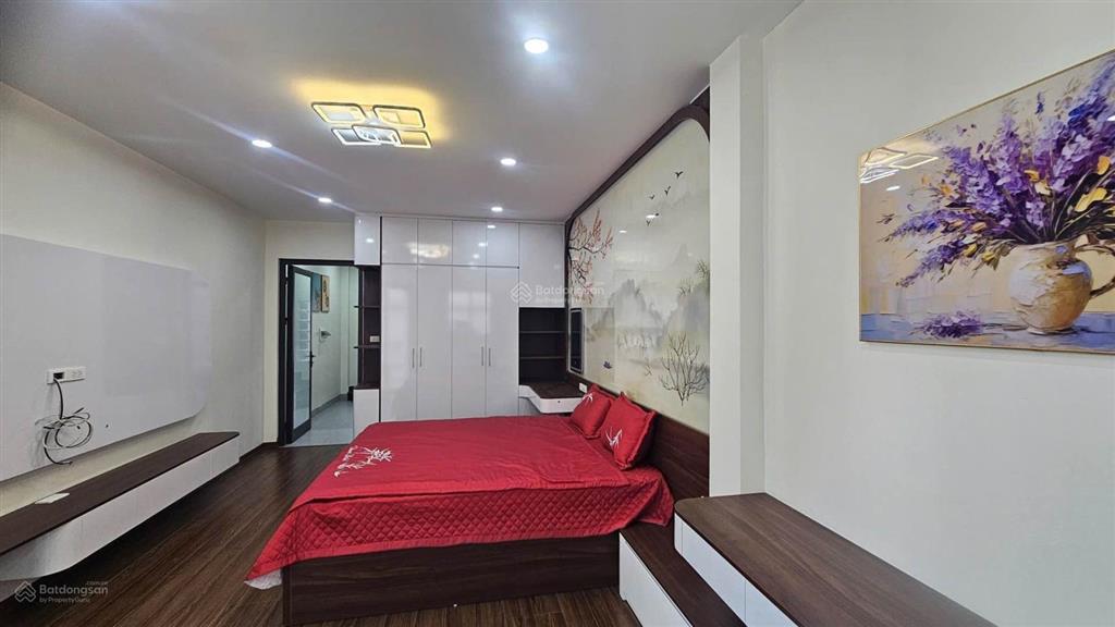Nội thất xịn nhà đẹp xinh phố lạc long quân . khu vực qh ổn định  an sinh đỉnh. trung tâm phố