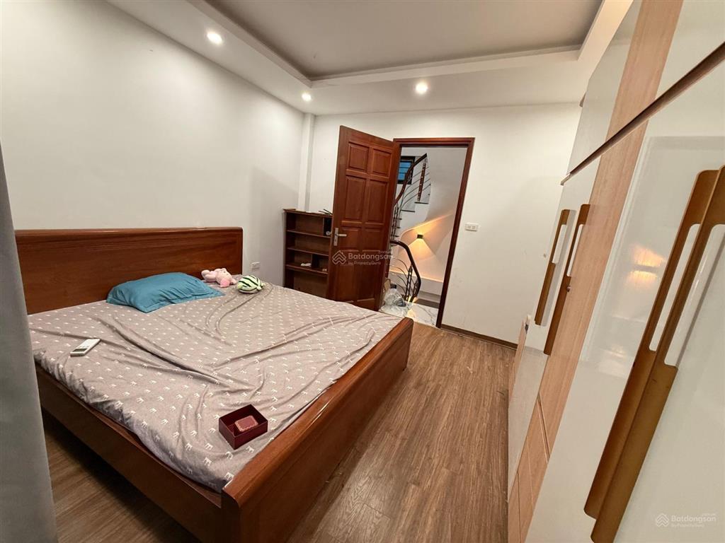 Nhà dân xây khu an dương vương còn mới đẹp. thiết kế 3 ngủ đủ công năng