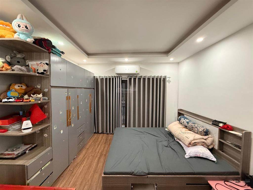 Nhà dân xây khu an dương vương còn mới đẹp. thiết kế 3 ngủ đủ công năng