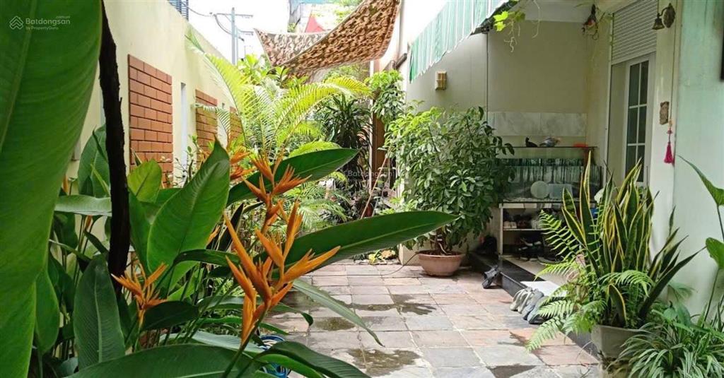 Nhà đẹp sân vườn xuân đỉnh  lô góc 4 mặt thoáng. chủ thiện chí bán