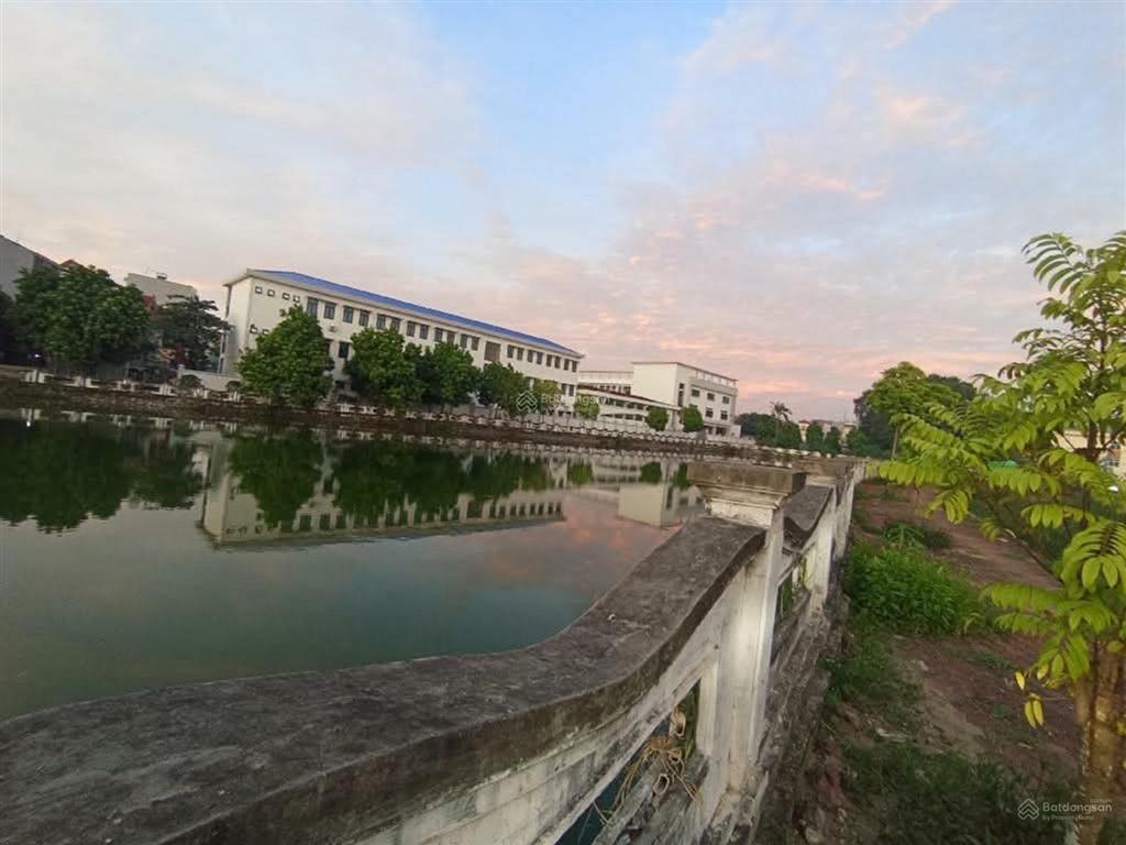 Đất đẹp tây tựu thửa vuông. khu vực đông dân cư ko quy hoạch