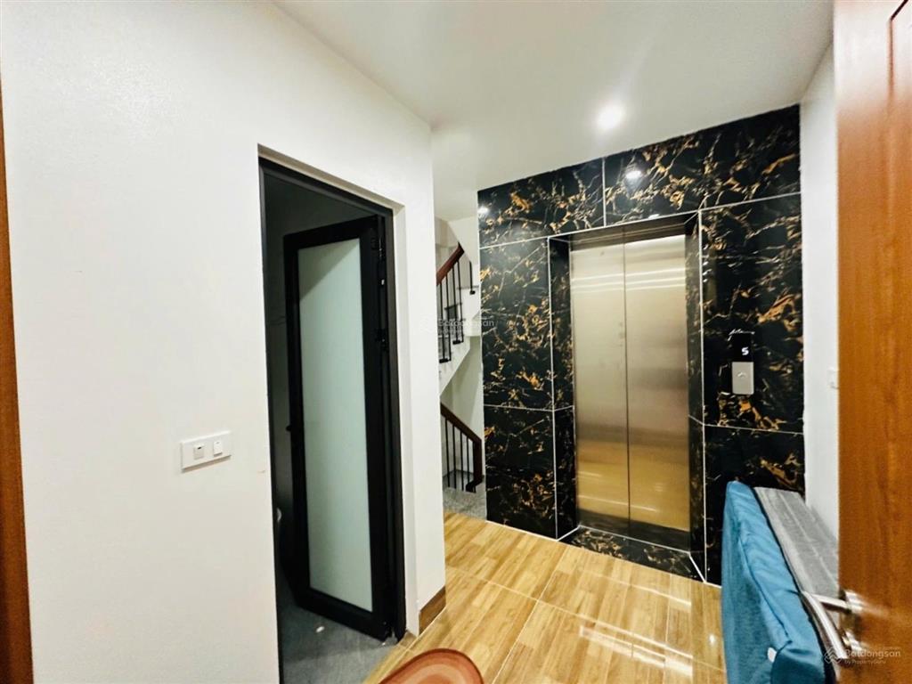 Nhà dân xây phố đông ngạc  6 tầng thang máy. sổ đẹp  chủ thiện chí bán