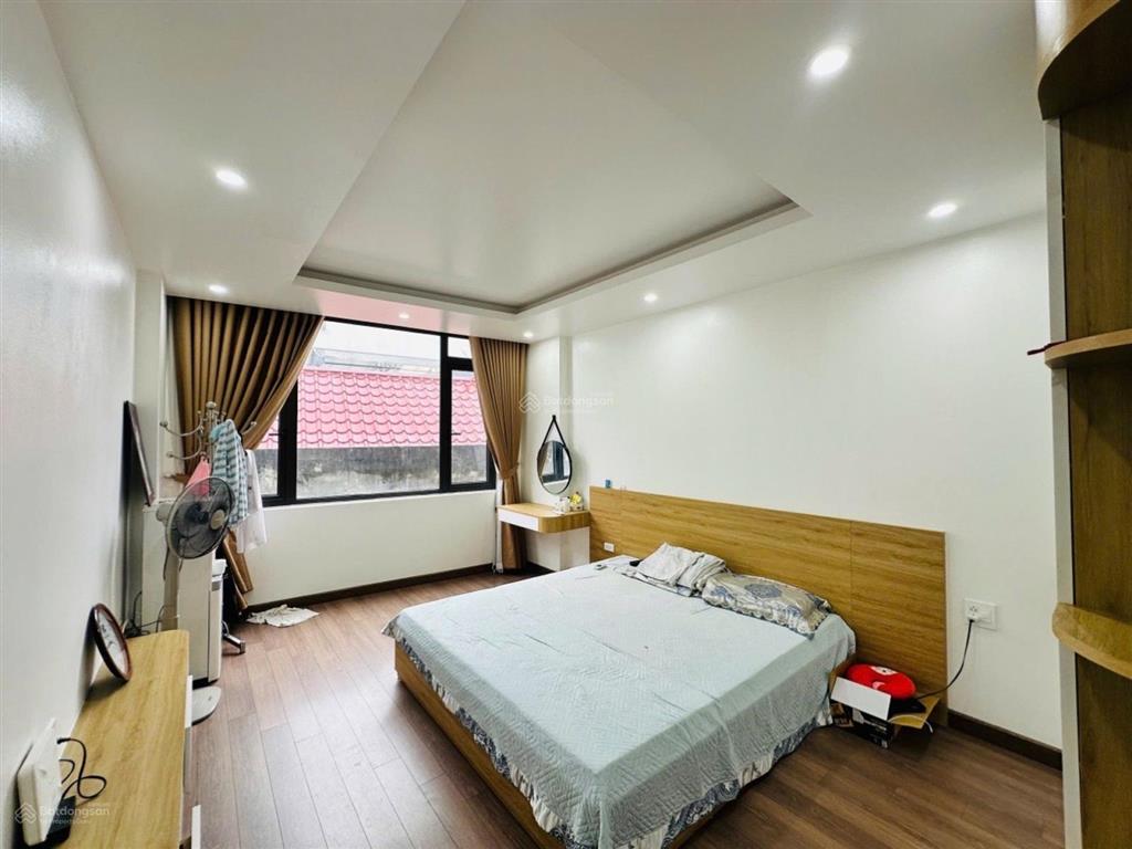 Nhà dân xây phố đông ngạc  6 tầng thang máy. sổ đẹp  chủ thiện chí bán