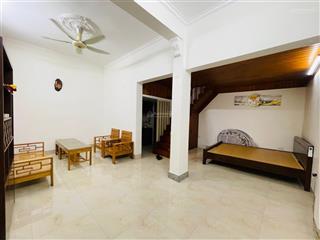 Nhà dân xây 2 tầng khu đông dân cư đông ngạc  thuận tiện di chuyển sang tây hồ  phạm văn đồng