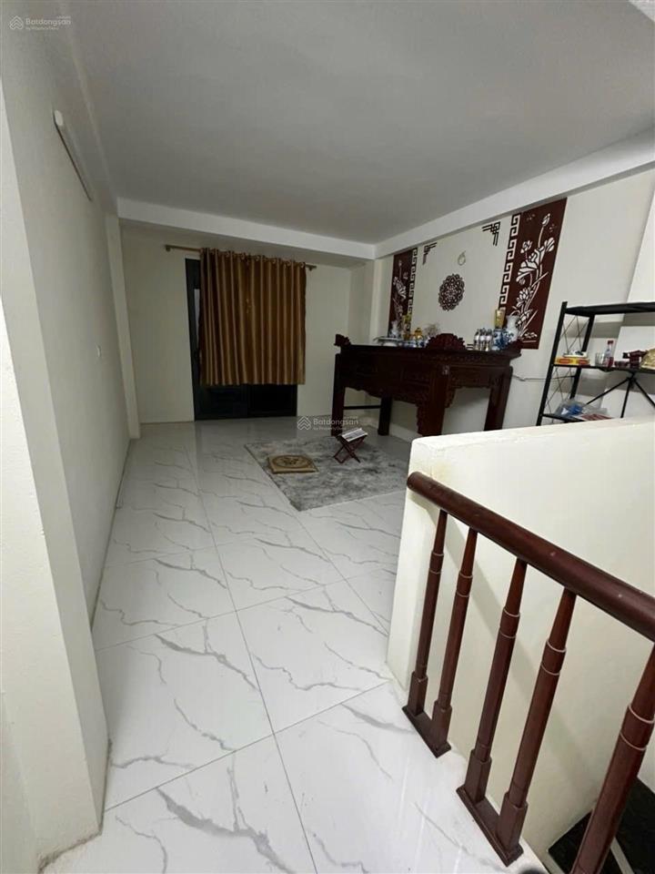 Nhà dân xây trung kiên, chắc chắn còn mới đẹp. chủ mới về ở ngay