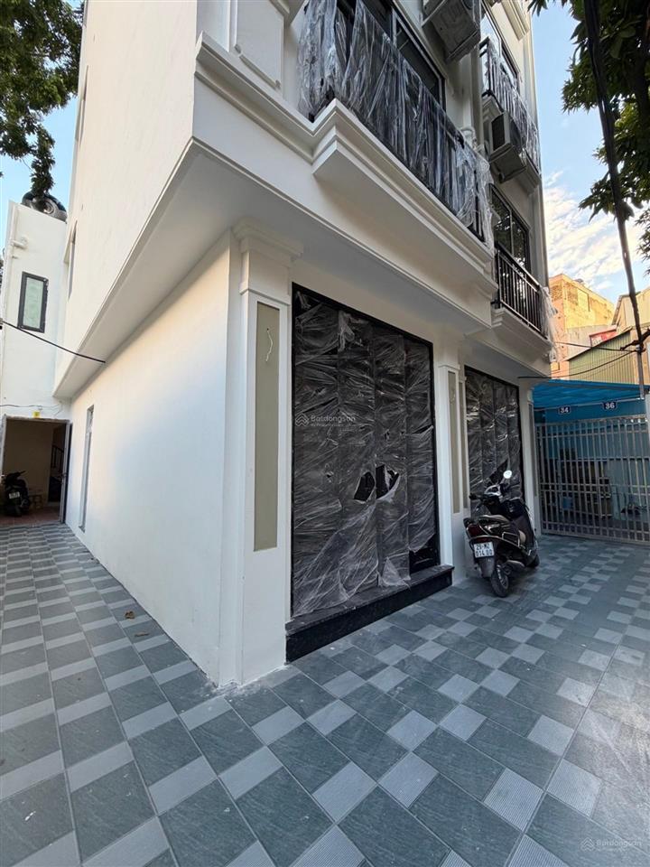 Nhà xây mới đường xuân đỉnh  thiết kế có thang máy. chủ mới về ở ngay
