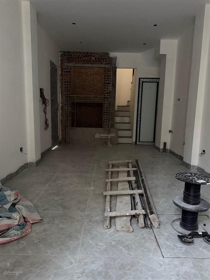 Nhà xây mới đường xuân đỉnh  thiết kế có thang máy. chủ mới về ở ngay