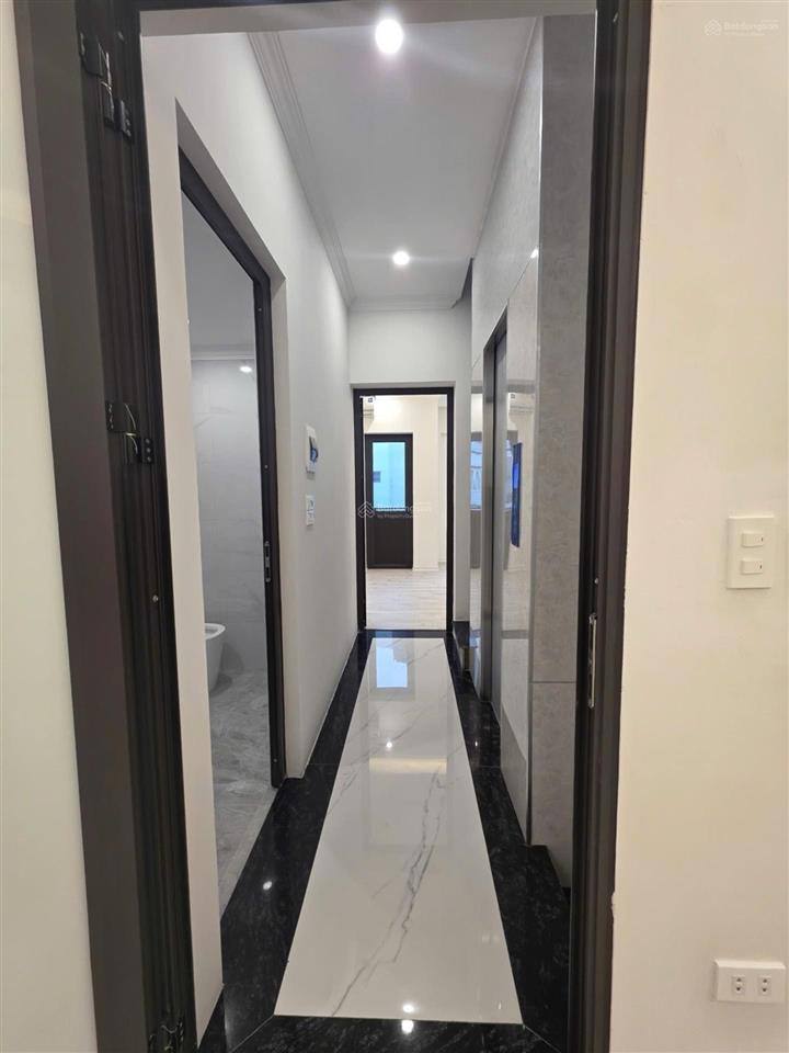 Nhà mới xuân đỉnh, vị trí đẹp, 5 tầng thang máy, 7 ngủ phù hợp gia đình đông người