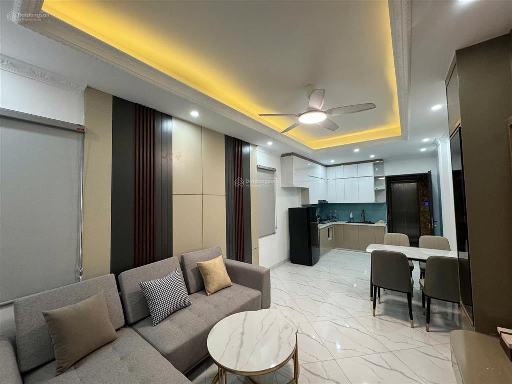 Nhà phân lô 7 tầng thang máy an dương vương. chủ thiện chí bán  mặt ngõ ô tô vào nhà. vị trí đẹp