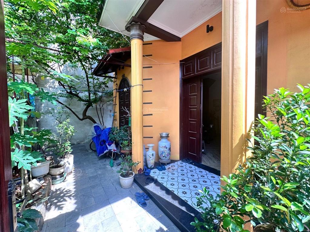 Bán nhà riêng phạm văn đồng  diện tích rộng. thửa đất vuông  7 chỗ đỗ cửa