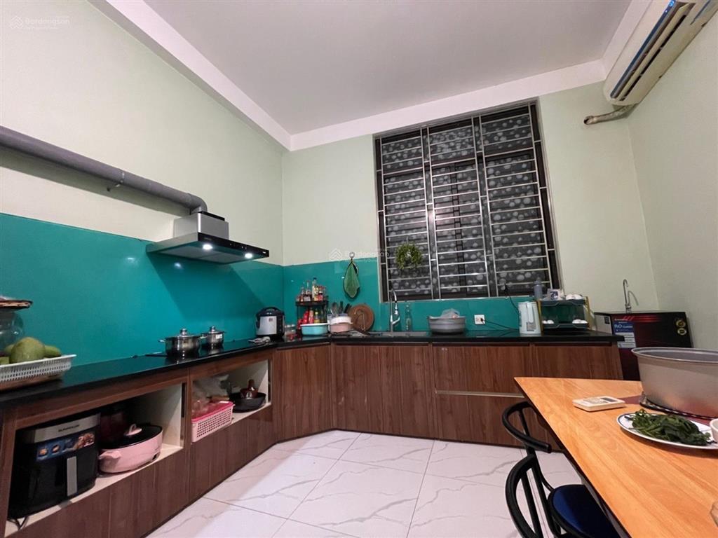 Bán nhà liên mạc  thửa vuông chủ thiện chí. vị trí đẹp. ô tô vào