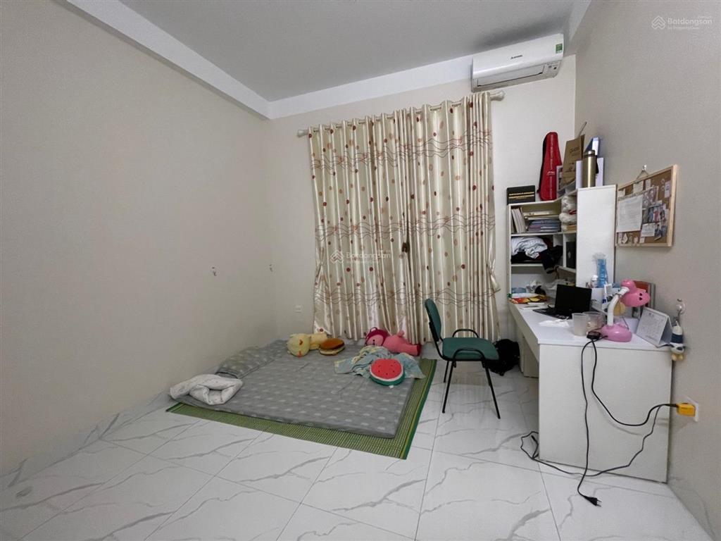 Bán nhà liên mạc  thửa vuông chủ thiện chí. vị trí đẹp. ô tô vào
