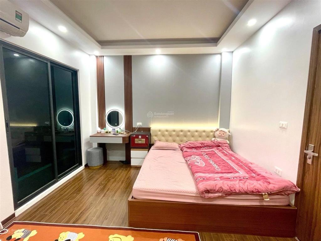 Nhà mới liên mạc 6 tầng thang máy. nhà đẹp ở ngay. ngõ nông ô tô đỗ cửa