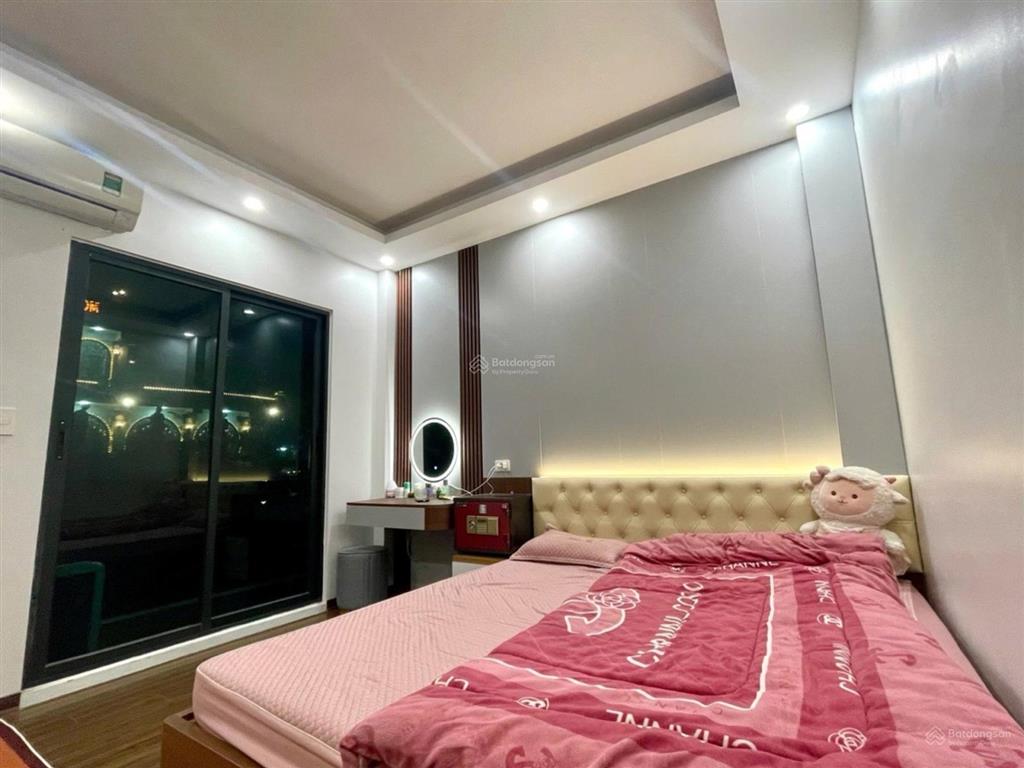Nhà mới liên mạc 6 tầng thang máy. nhà đẹp ở ngay. ngõ nông ô tô đỗ cửa