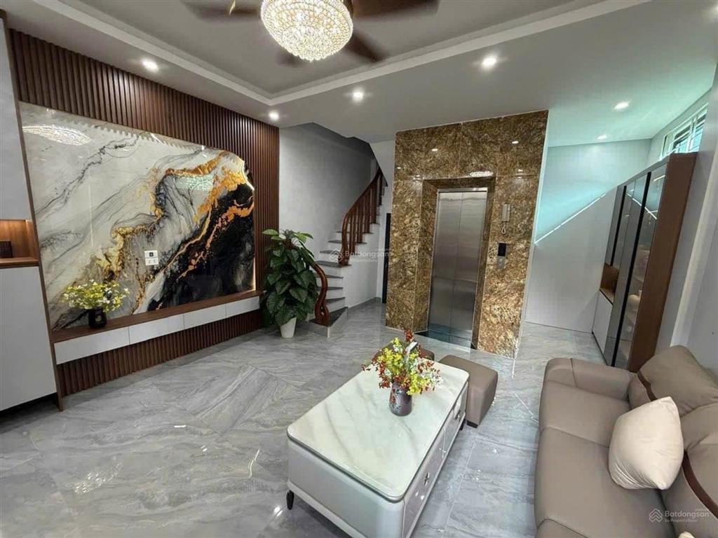 Nhà mới liên mạc 6 tầng thang máy. nhà đẹp ở ngay. ngõ nông ô tô đỗ cửa