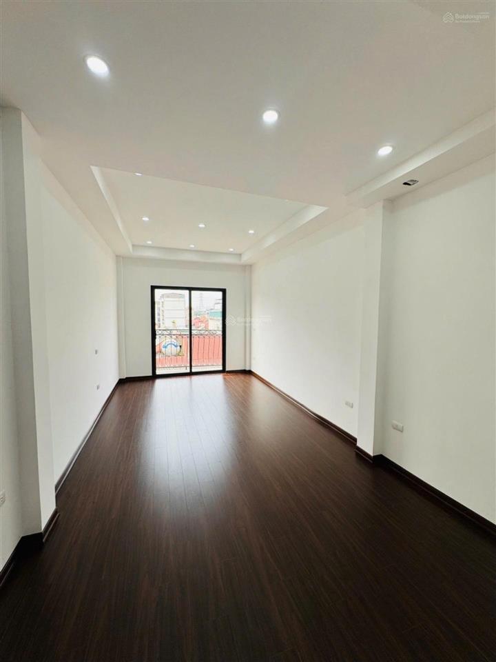 Nhà xây mới đường an dương vương 6 tầng thang máy. chủ thiện chí bán