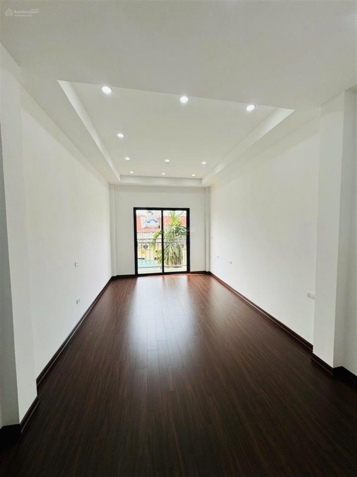 Nhà xây mới đường an dương vương 6 tầng thang máy. chủ thiện chí bán