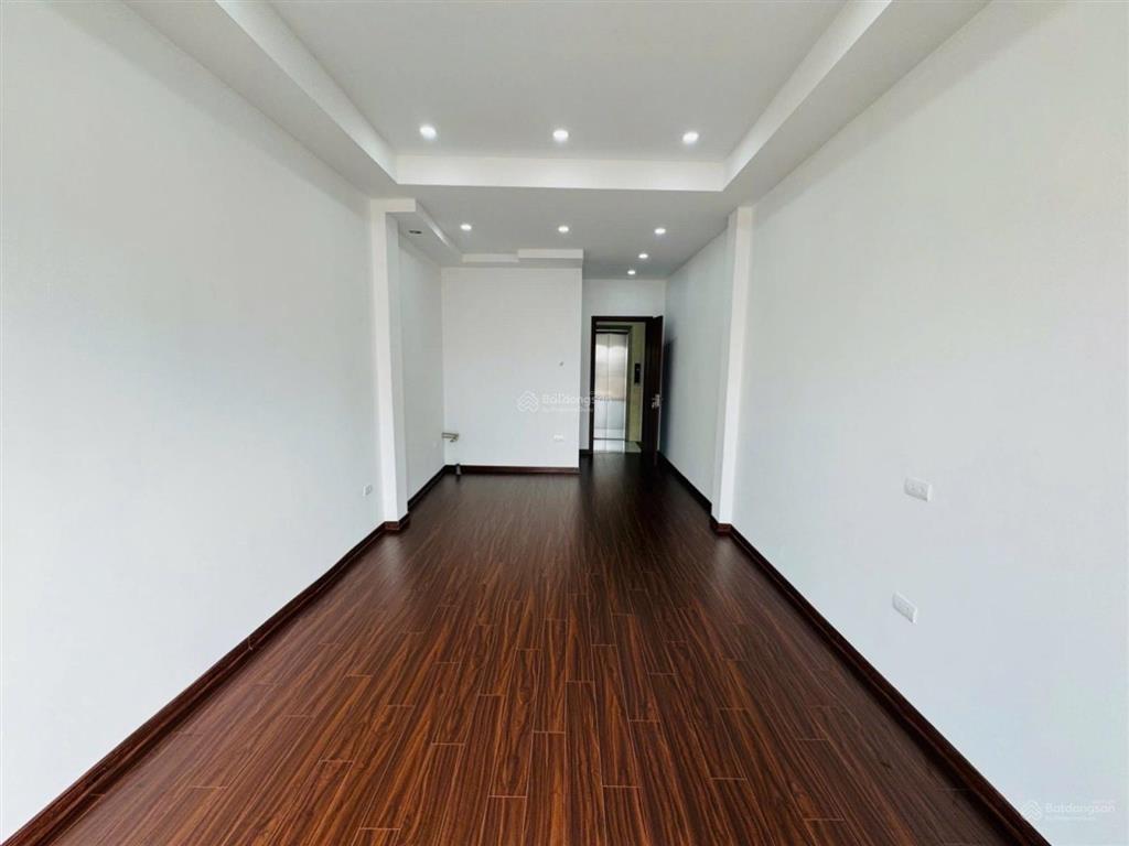 Nhà xây mới đường an dương vương 6 tầng thang máy. chủ thiện chí bán