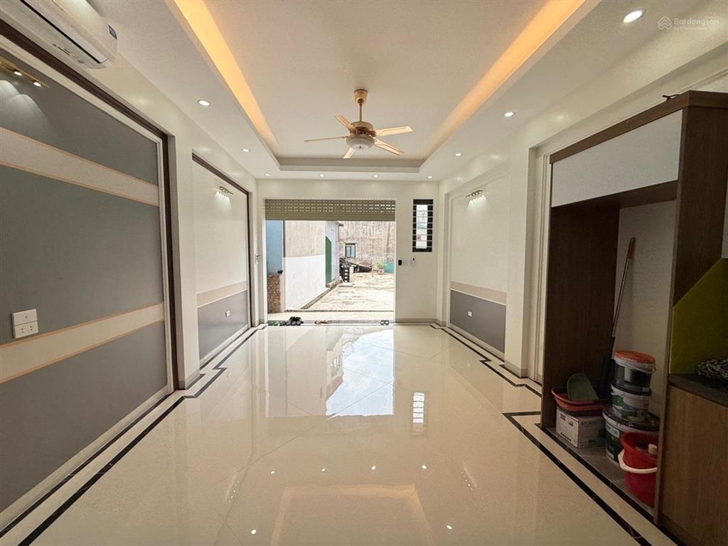 Nhà mới tây tựu  gần các trường đh vừa ở vừa cho thuê. thiết kế sang trọng hiện đại